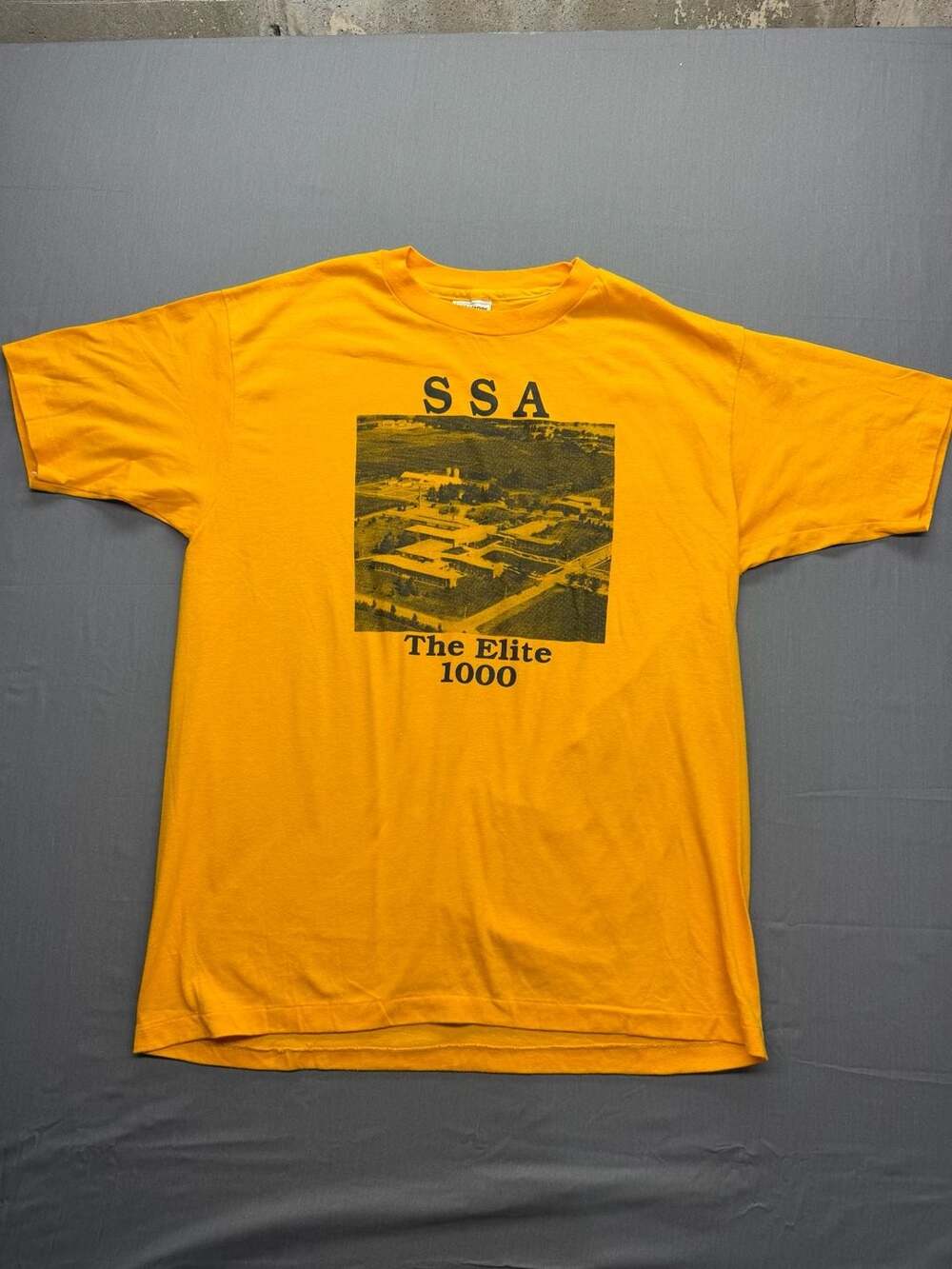 Hanes SSA The Elite 1000 T-Shirt Size XL 46-48 Yellow Single Stitch Vintage